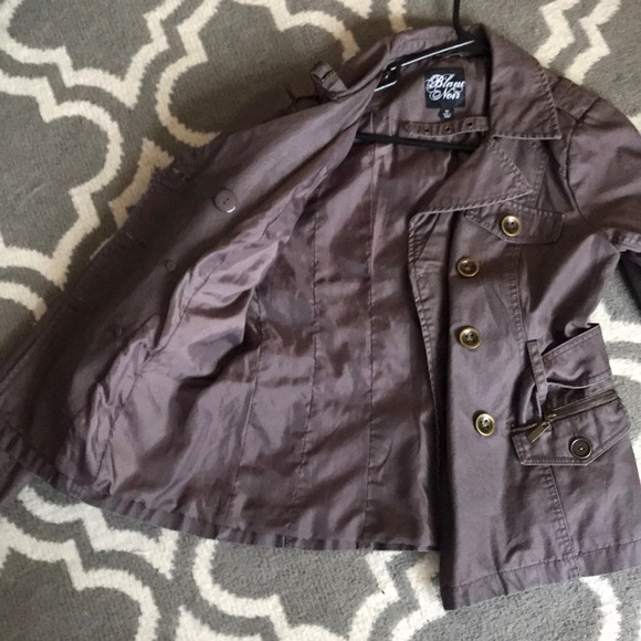 Jacket - Picture 3 of 6